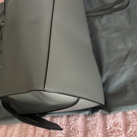 Authentic Balenciaga Neo Classic Satchel - Picture 3 of 6
